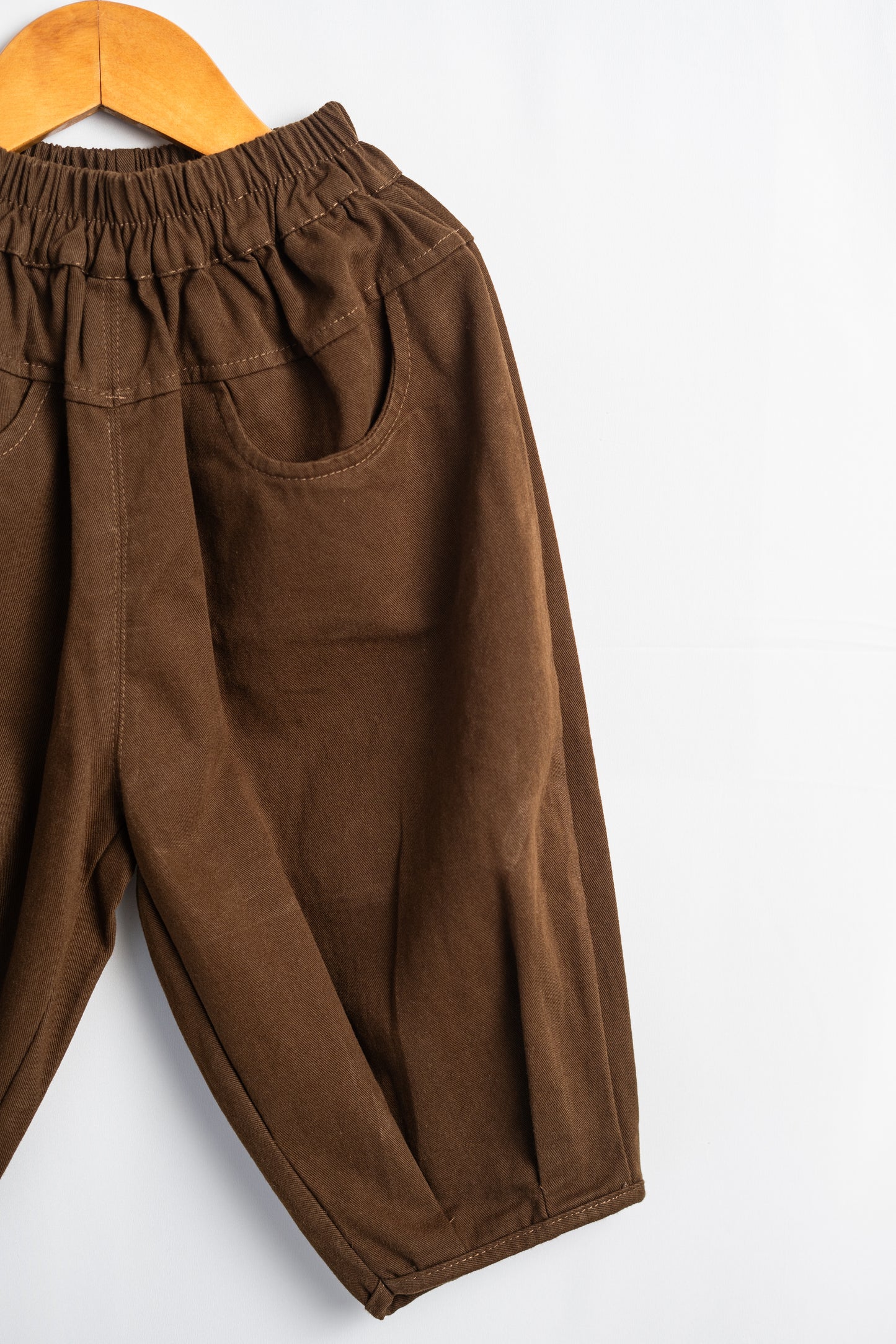 RELAXED-FIT BROWN TROUSERS